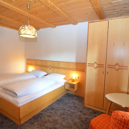 Schoenes In In Waldnaehe Feriehus