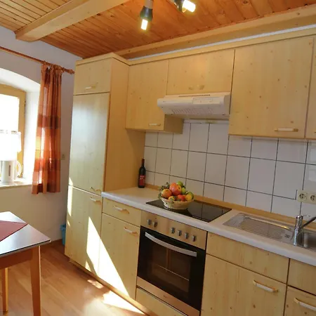 Schoenes In In Waldnaehe Feriehus *