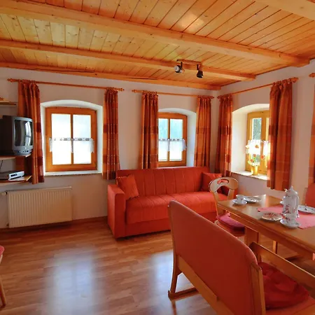 Schoenes In In Waldnaehe