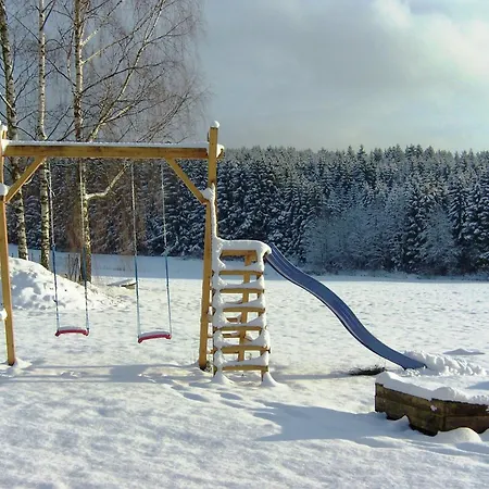 Schoenes In In Waldnaehe Feriehus *
