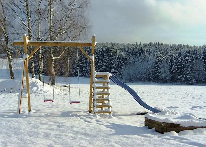 Schoenes In In Waldnaehe Nyaraló *